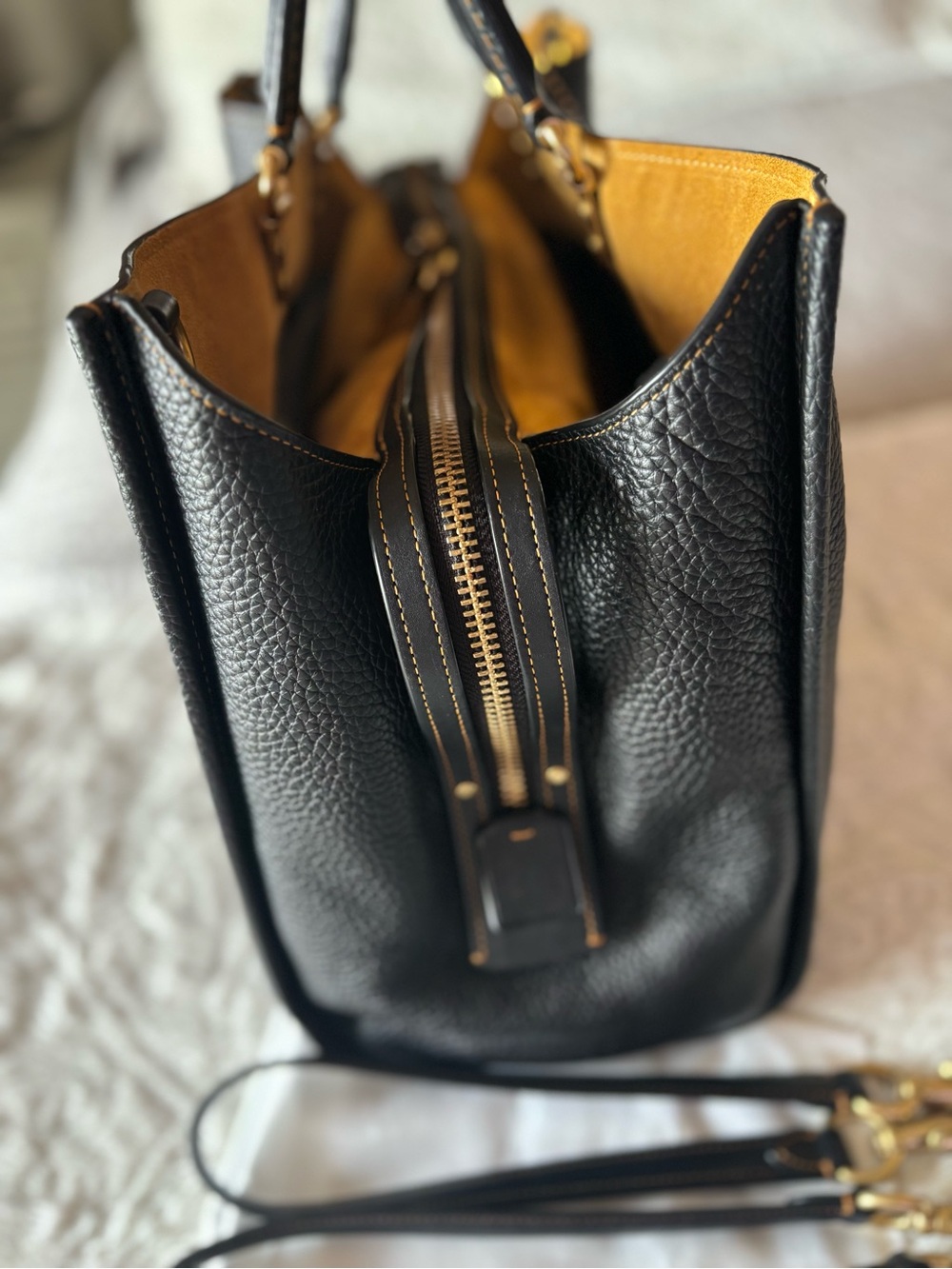 Coach Rogue 39 in Black/Gold Pebbled Leather - Picture 5 of 16